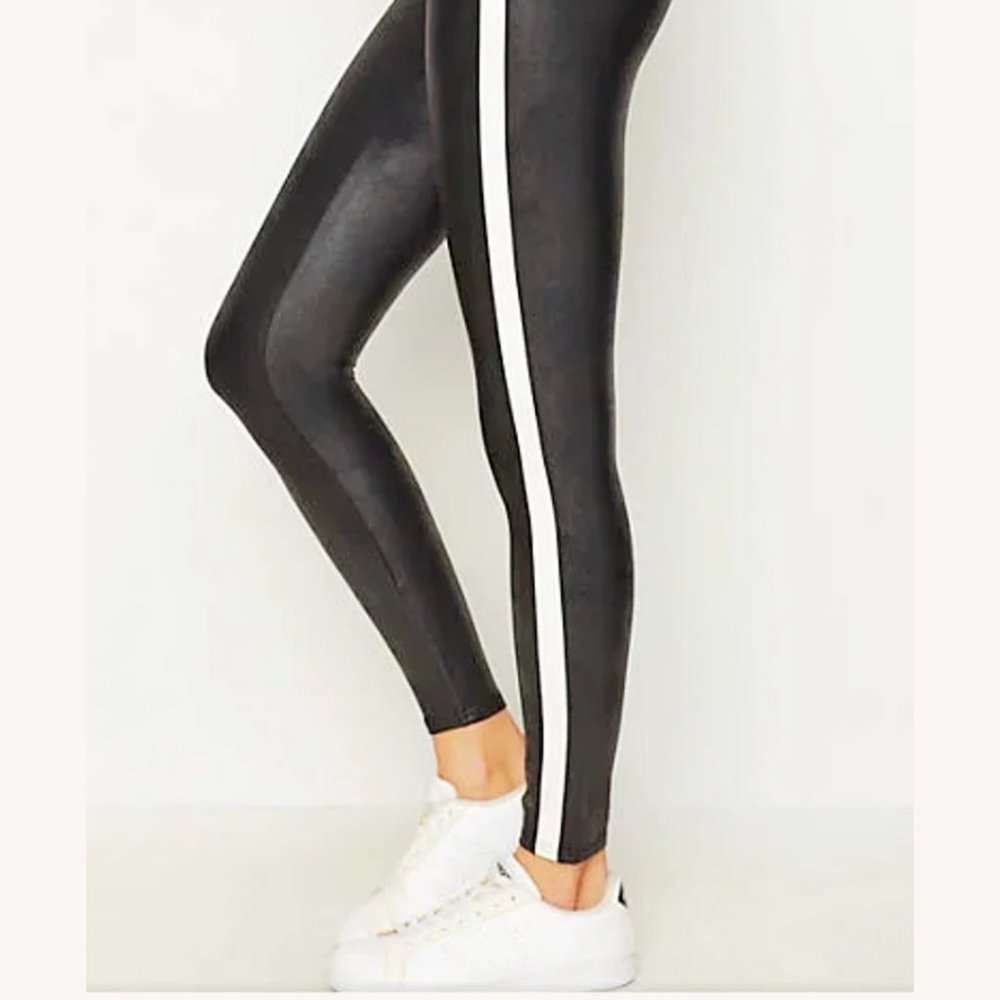 Faux leather striped leggings